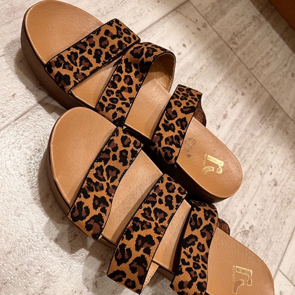 Leopard sandals - Picture 3 of 3